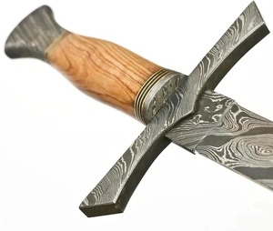 Couteau de chasse artisanal en acier Damas avec manche en bois, lame à pointe tombante, bord droit, épaisseur 0,6 mm - Product Image 3