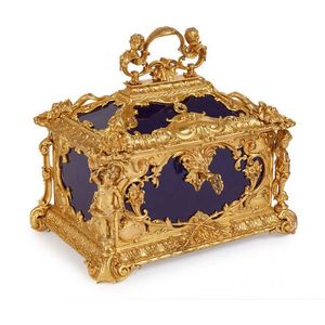 Boîte à bijoux carrée en aluminium de luxe au design accrocheur, finition noire et dorée, collection de qualité pour bagues et colliers - Product Image 5