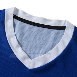 Último diseño nuevo estilo uniforme de fútbol de calidad premium color sólido transpirable uniforme de fútbol para la venta - Product Image 6