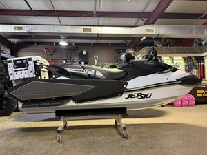 NUEVO en 2025: Moto Acuática Kawasaki Ultra 160 LX-S Angler con Remolque - Personalizable OEM, Grado Industrial, 1 Año de Garantía - Product Image 2