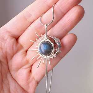 Collier fait main Sunburst Wire Wrapped Design vintage unique avec cristaux de pierre de lune Labradorite naturelle bijoux plaqués or - Product Image 2