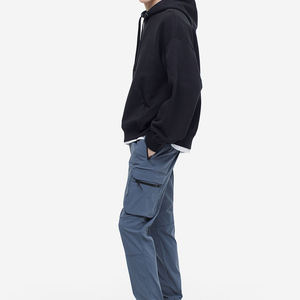 Ropa deportiva personalizada de alta calidad para hombre, pantalones de chándal negros con estampado de algodón liso para gimnasio y fitness - Product Image 2