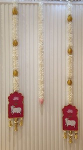 Jazmín con colgante de vaca Pichwai, guirnalda de cuerdas de vaca, telón de fondo de escenario, decoración de templo, colgante de vaca Pichwai, decoración del hogar, guirnaldas - Product Image 2