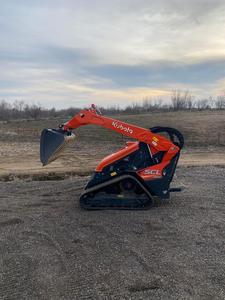 Cargadora Compacta Kubota SCL1000 – Minicargadora de Alto Rendimiento para Construcción y Agricultura - Product Image 3