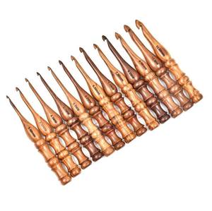 Ensemble de crochets ergonomiques Poignées souples Outils de tricotage pour débutants et crochets en bois personnalisés à bas prix - Product Image 5