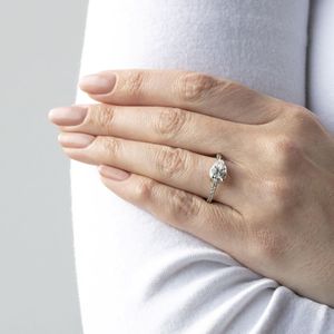 แหวนหมั้นเพชรลูกแพร์สำหรับผู้หญิง - Product Image 2