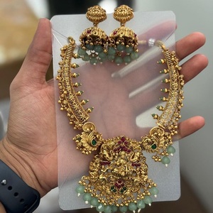 Elegante conjunto de collar de templo de calidad premium con Collar chapado en oro conjunto con pendientes para boda desgaste Festival para mujeres - Product Image 1