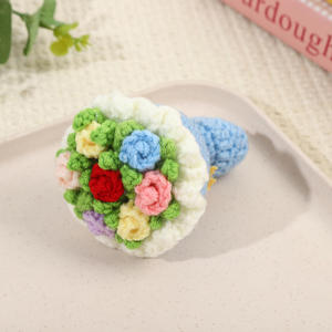 Bouquet miniature créatif fait main au crochet, porte-clés bijou mignon pour la Saint-Valentin et la fête des enseignants - Product Image 4