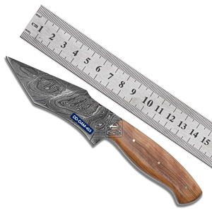 Cuchillo de Caza Damasco Hecho a Mano Personalizado DD-DAM-451, Hoja de Acero Damasco de 0.20 Pulgadas de Grosor, Mango de Madera de Olivo Personalizable OEM - Product Image 3