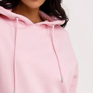 Conjunto de Sudadera con Capucha y Pantalones Cortos de Dos Piezas con Logotipo Personalizado Estampado a Bajo Precio, Conjunto de Sudadera con Capucha y Pantalones Cortos Holgados para Mujer - Product Image 6