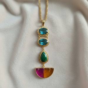 Collar con Colgante Chapado en Oro de 18K de Lujo con Turmalina Bio, Aguamarina y Amazonita - Product Image 3