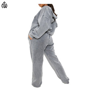 Survêtement court solide de haute qualité pour femmes en gros Logo personnalisé 100% coton délavé à l'acide ensemble pantalon de survêtement à capuche - Product Image 5