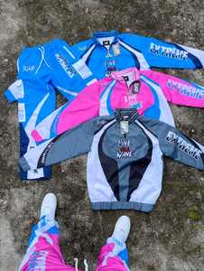 Ensemble coupe-vent personnalisé en polyester/nylon pour hommes Ensemble de vêtements de sport respirant à demi-fermeture éclair pour hommes Survêtement en nylon - Product Image 2