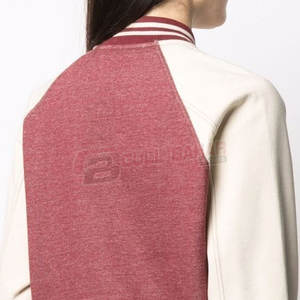 Veste universitaire pour femmes avec écusson graphique et intérieur doux Veste universitaire de style baseball pour femmes - Product Image 6