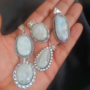 ราคาโรงงานโดยตรง คริสตัลธรรมชาติ ฟงชุ่ย บำบัดรักษา คริสตัลขัดเงา จี้รูปภาพ คุณภาพสูง เครื่องประดับแฟชั่น อัญมณ์ - Product Image 2