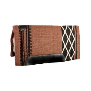 Tapis de selle d'équitation Western faits à la main personnalisés à la main Meilleur prix Vente chaude avec des couleurs et des designs tendance - Product Image 1