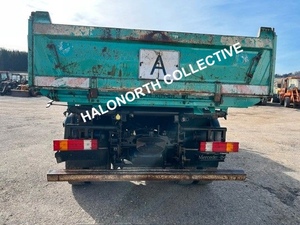 Camion benne d'occasion Mercedes-Benz Axor 1829 4x4 de 2007, poids lourd, pour travaux de construction et transport - Product Image 2