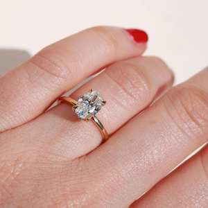 10x7มม. แหวนเพชรโมอิสโซลิแทร์ทรงรีตัด | แหวนสัญญาสีเหลืองทอง | เครื่องประดับชั้นดีทำจากเงินตามสั่ง - Product Image 3