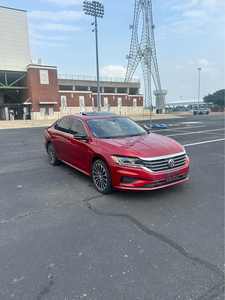 Pre-Owned Clean 2022 Volks-wagen Passa-t 2.0T SE - Product Image 2