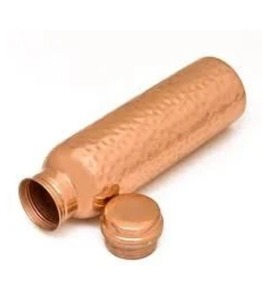 Suministro directo de fábrica Botella de cobre de diseño martillado de 500 ML Agregue sofisticación a su bebida de plástico de hidratación - Product Image 1