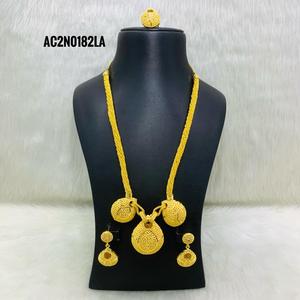 Plaqué or-Parures/Femmes: Parure collier long - Product Image 1