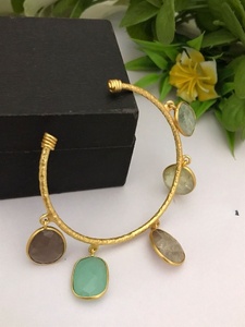 Bracelet ouvert élégant de perle d'eau douce royale Bracelet de perle antique de luxe Bracelet de perle d'eau douce de fusion antique pour des femmes - Product Image 3