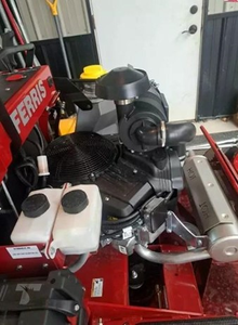 Cortacésped Comercial de Giro Cero 2026 Ferris SRS Z3X de 61 Pulgadas con Plataforma de Suspensión, Motor Vanguard EFI de 37HP y Protección de Aceite, Usado - Product Image 4