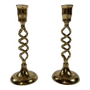 Portavelas de metal rústico con superficie texturizada artística para un estilo interior tradicional y moderno y una celebración festiva - Product Image 3