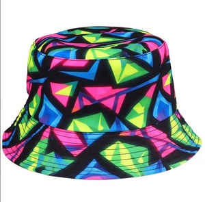 Sombrero tipo pescador unisex azul con estampado floral amarillo y naranja para uso casual en la playa en verano - Product Image 2