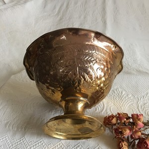 Bol de service en métal Ustensiles de cuisine Bol de vaisselle multi-usages au prix de gros Fabriqué en Inde Cadeaux de pendaison de crémaillère par KHOOSI - Product Image 5