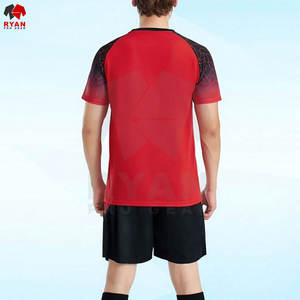 Maillot de football à manches courtes pour hommes sur mesure Maillot de football de haute qualité Uniformes de football respirants à vendre Fabriqué au Pakistan - Product Image 5