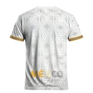 Maillot de football à manches courtes en tissu 100% polyester avec impression par sublimation personnalisée de nom et de numéro - Product Image 2