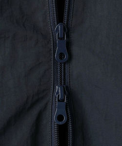 Chaqueta Cortavientos Personalizada para Hombre con Cremallera, Diseño Bordado, Impermeable, Estilo Urbano - Product Image 3