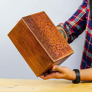 Urne en bois gravée faite à la main pour cendres humaines 250lbs adulte mâle femelle Satin sac colibri urnes de crémation boîte - Product Image 3