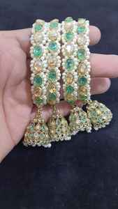 Brazaletes de piedra de perla de diseño único Impresionantes accesorios hechos a mano para Mehndi Navratri y ropa tradicional - Product Image 2