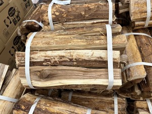 Bois de chauffage du Vietnam, idéal pour le camping et les restaurants de pizza, haute qualité, prêt à être chargé. Contactez-nous facilement : +84911379511 - Product Image 6