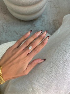 Anillo de Compromiso con Diamante Cultivado en Laboratorio de Corte Marquesa de 2.00 Quilates, Certificado IGI, F VVS2 VVS1, Solitario con Halo Oculto, Oro Amarillo de 18k - Product Image 3