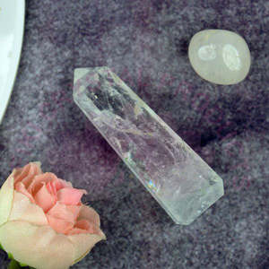 Obelisco de Cristal de Cuarzo Transparente de 50-55 mm, Piedra Curativa Feng Shui - Product Image 1