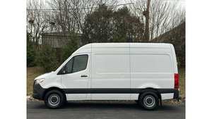 Fourgon utilitaire Mercedes-Benz Sprinter 2500 2020, toit standard, moteur diesel V6, 144 pouces, propulsion arrière - Product Image 2