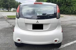 2012 I-Ml EV ES AWD, Batería de Litio, Hatchback, Neumáticos R18, Asientos de Cuero, Motor de Doble Tracción, Cámara Trasera - Product Image 2