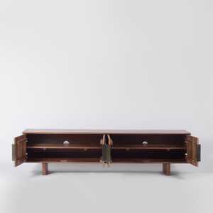 Console multimédia moderne en bois massif d'acacia côtelé Meuble TV élégant avec façades de porte texturées pour le salon Meubles de maison - Product Image 3