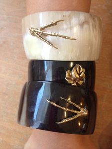 Brazalete de Cuerno de Búfalo Hecho a Mano por Diseñadores, Ecológico, para Mujer, Acabado Natural Pulido, Joyería Tradicional de Moda - Product Image 3