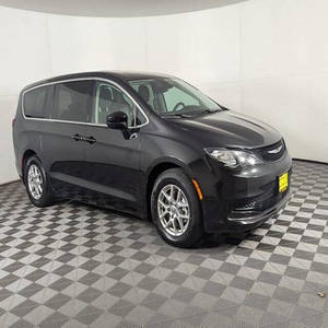 รถ Chrysler Voyager ปี 2024 สภาพดีเยี่ยม - Product Image 1