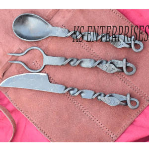 Set de 3 couverts médiévaux torsadés forgés ensemble de couverts médiévaux couteau à couverts viking cuillère fourchette ensemble forgé à la main - Product Image 6