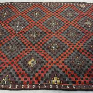 Tapis 6x9,8 pieds, tapis turc vintage, tapis Kilim noir à motifs floraux - Product Image 3
