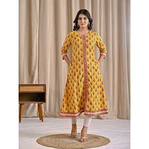 Kurti Amarillo con Estampado Floral, Vestido Tradicional Indio de Algodón y Rayón, Estampado a Mano con Butti Block, para Uso Diario y Fiestas - Product Image 3