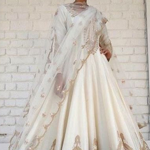 Superbe robe de soirée brodée de ZARDOZI sur ANARKALI, avec pantalon, tenue de soirée = TRENDY---INDIAN, 2023 - Product Image 1