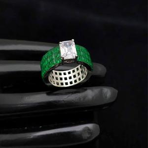 Anillo elegante con acabado plateado de la mejor calidad a la moda atractiva para la función y la colección de ropa de boda de fiesta para mujeres y niñas - Product Image 1