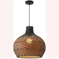 Plafonnier en rotin et jute artisanal inspiré de Bali avec des détails en jonc de mer pour nouveau exotique