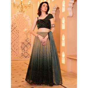 Ensemble glamour Shaded Lehenga avec chemisier à paillettes et Dupatta fluide - Product Image 1